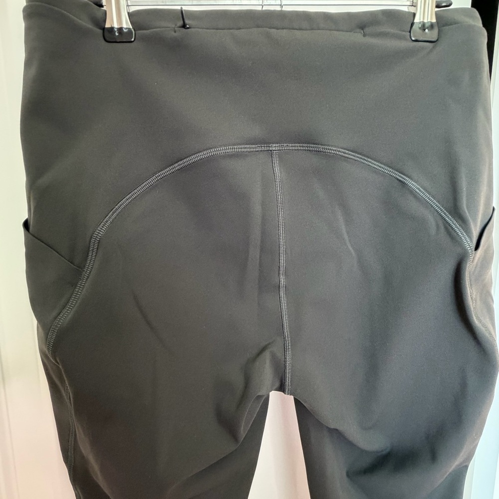 LuLuLemon Swift Speed High Rise Crop 23” Graphite Grey 8 Pockets Reflective - Picture 9 of 15